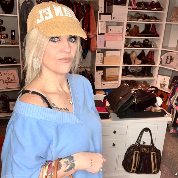 Meet your Posher, Lori - Picture 11 of 16